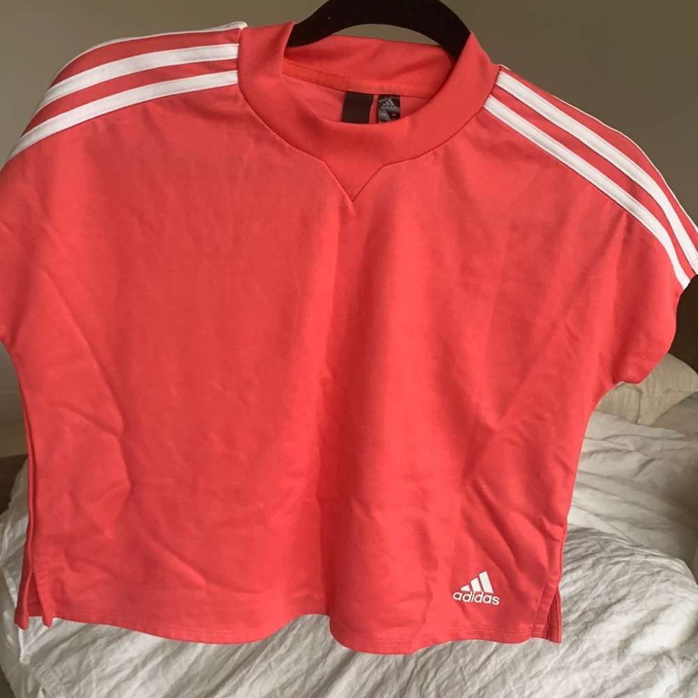 Adidas crop T shirt. XS